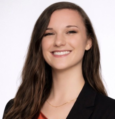 From Property Management to Presenting at Apple: Alyssa Gray&rsquo;s Journey into Software Development